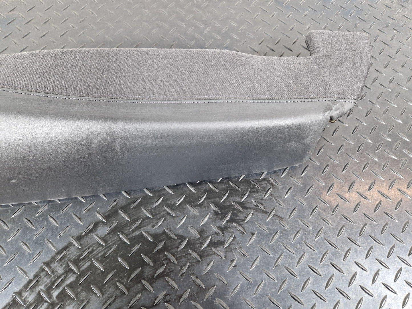 10-18 AUDI A7 4G S-LINE GENUINE REAR SEAT BACK BOLSTERS 4G085703A