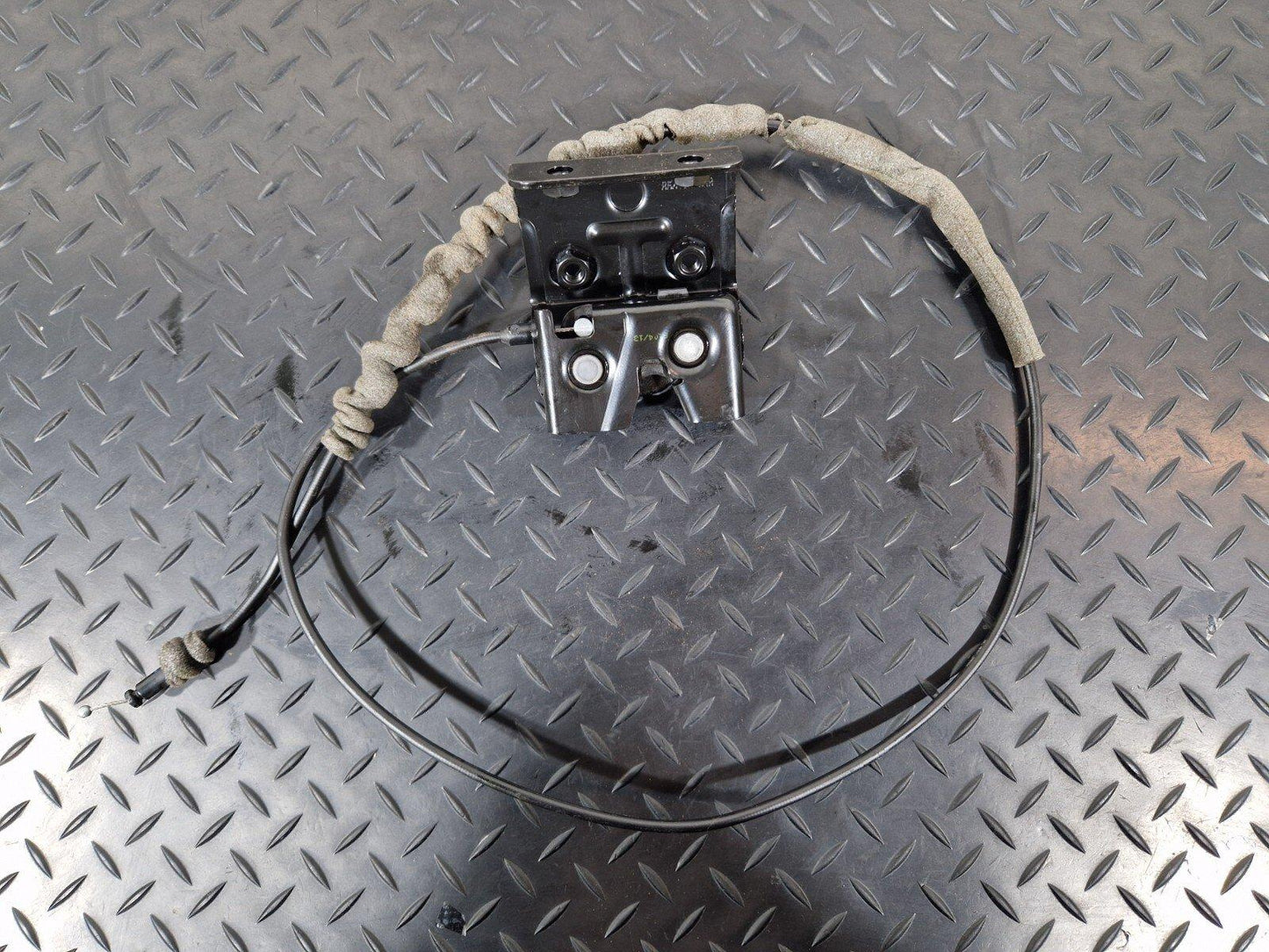 12-17 AUDI S5 CONVERTIBLE REAR RIGHT SIDE SEAT RELEASE LOCK & CABLE 8F0885298