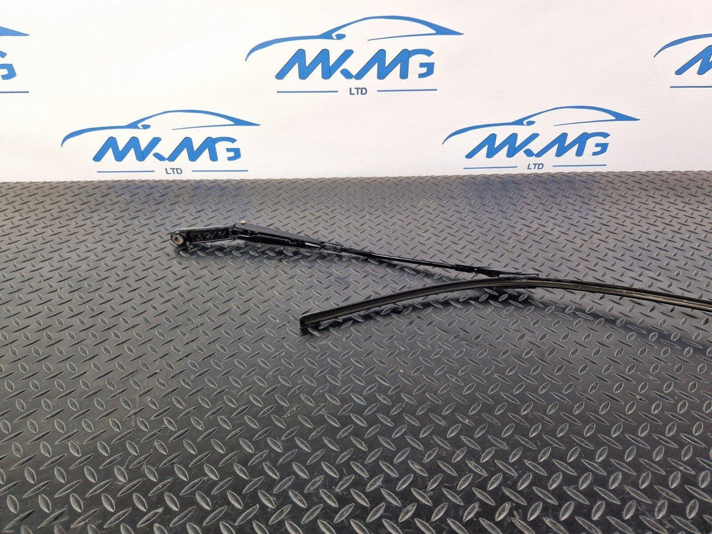 15-18 AUDI A7 4G RIGHT SIDE FRONT WIPER ARM WINDSCREEN WIPER 4G2955408D