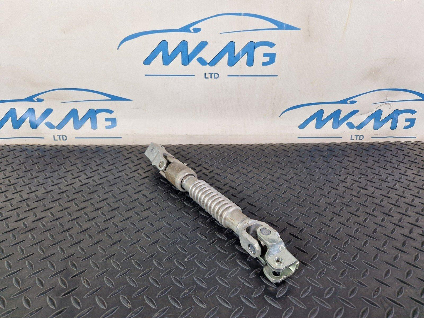 20-24 BMW 1 SERIES F40 STEERING COLUMN LOWER MANUAL ADJUST SPINDLE 6872145