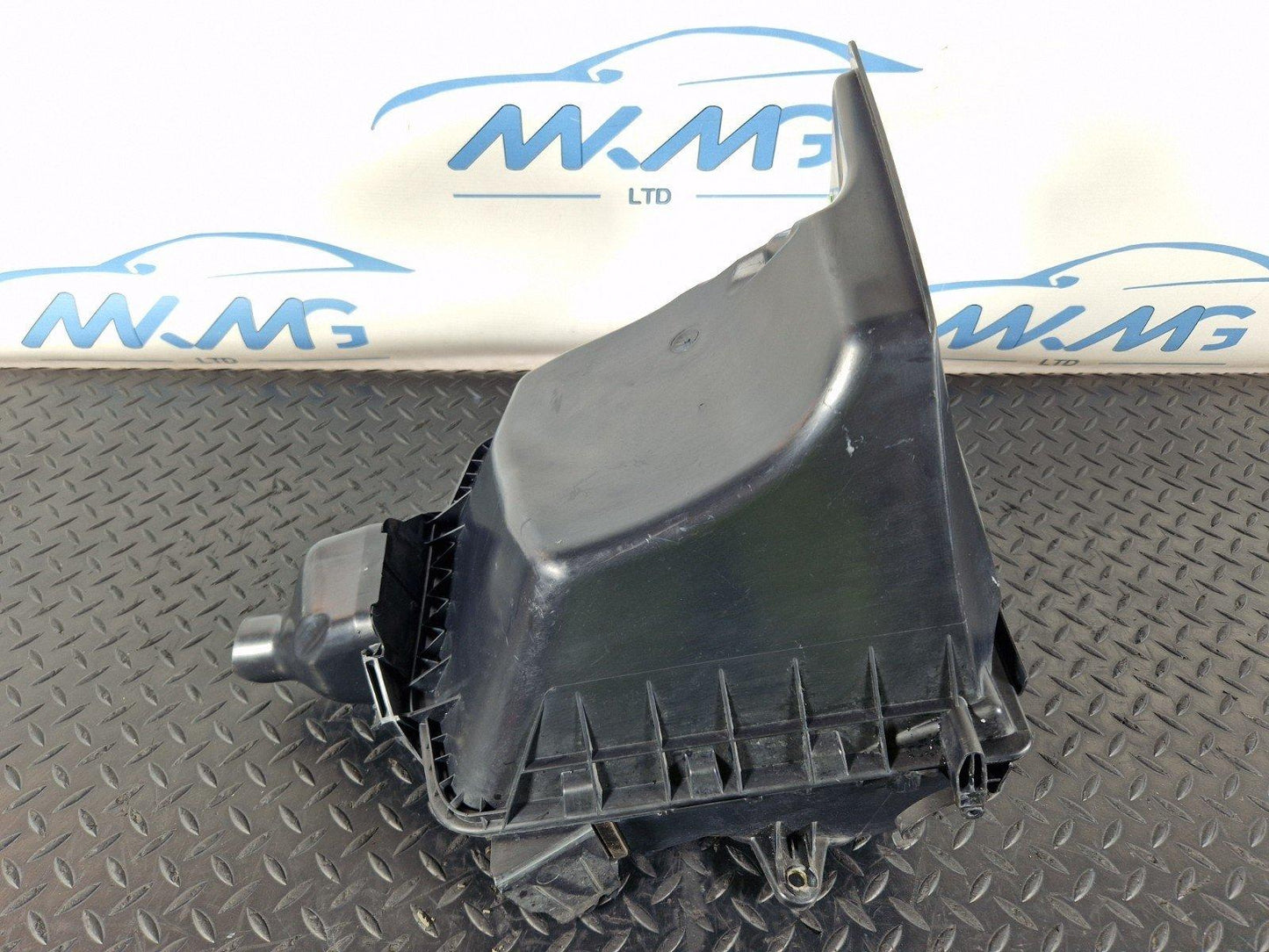 11-19 MERCEDES BENZ ML W166 GENUINE AIR FILTER BOX A1668300153