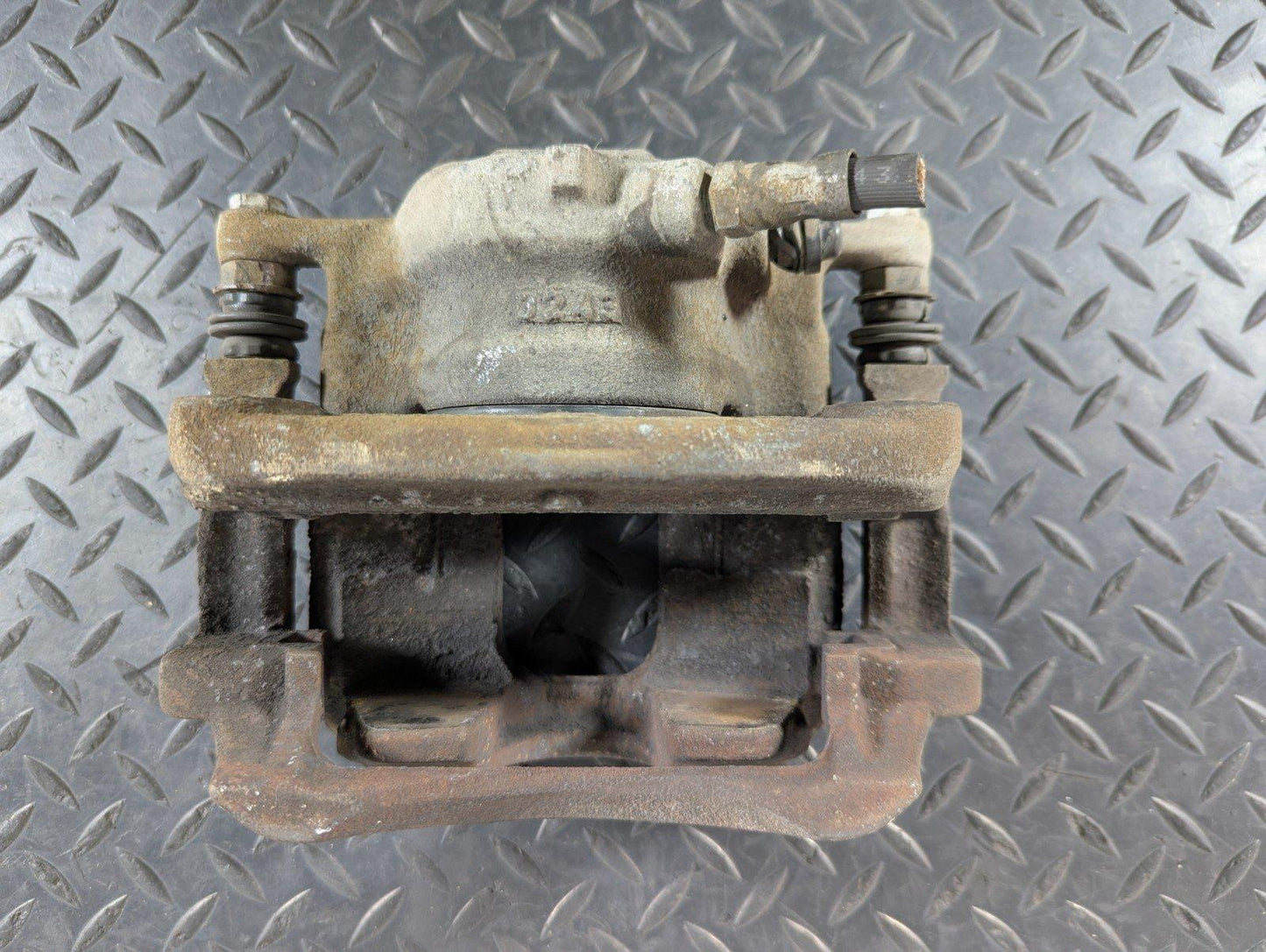 13-19 MERCEDES BENZ CLA C117 FRONT RIGHT O/S BRAKE CAPLIPER A24638 295X28