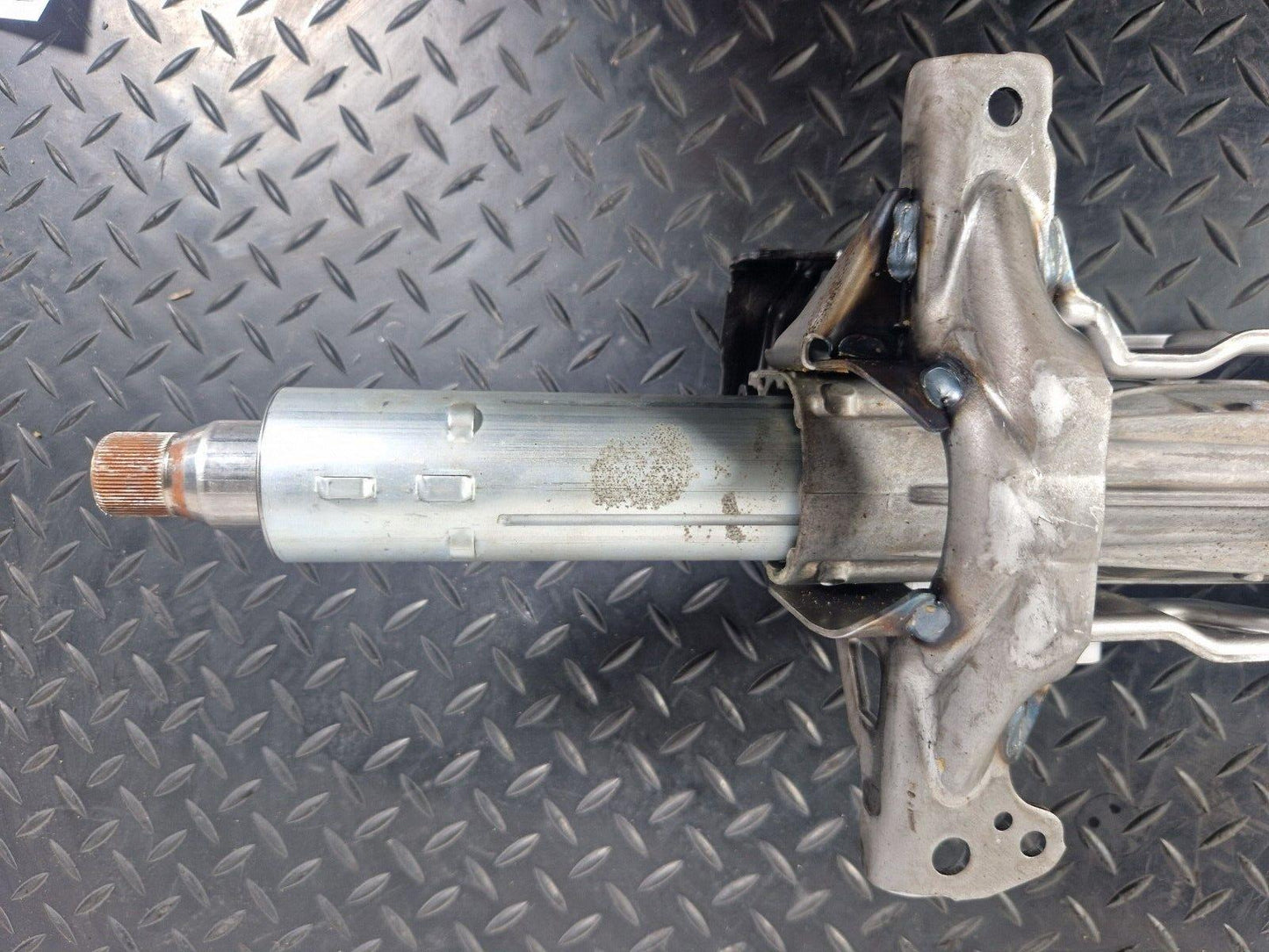 18-ON MERCEDES BENZ A CLASS W177 STEERING COLUMN LOWER & JOINT A2474608900