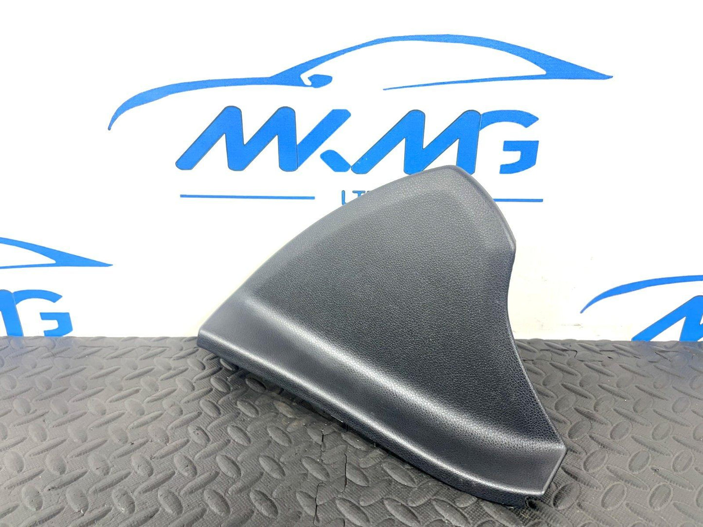 13-19 MERCEDES BENZ CLA C117 GENUINE DASHBOARD END TRIM COVER A117680289