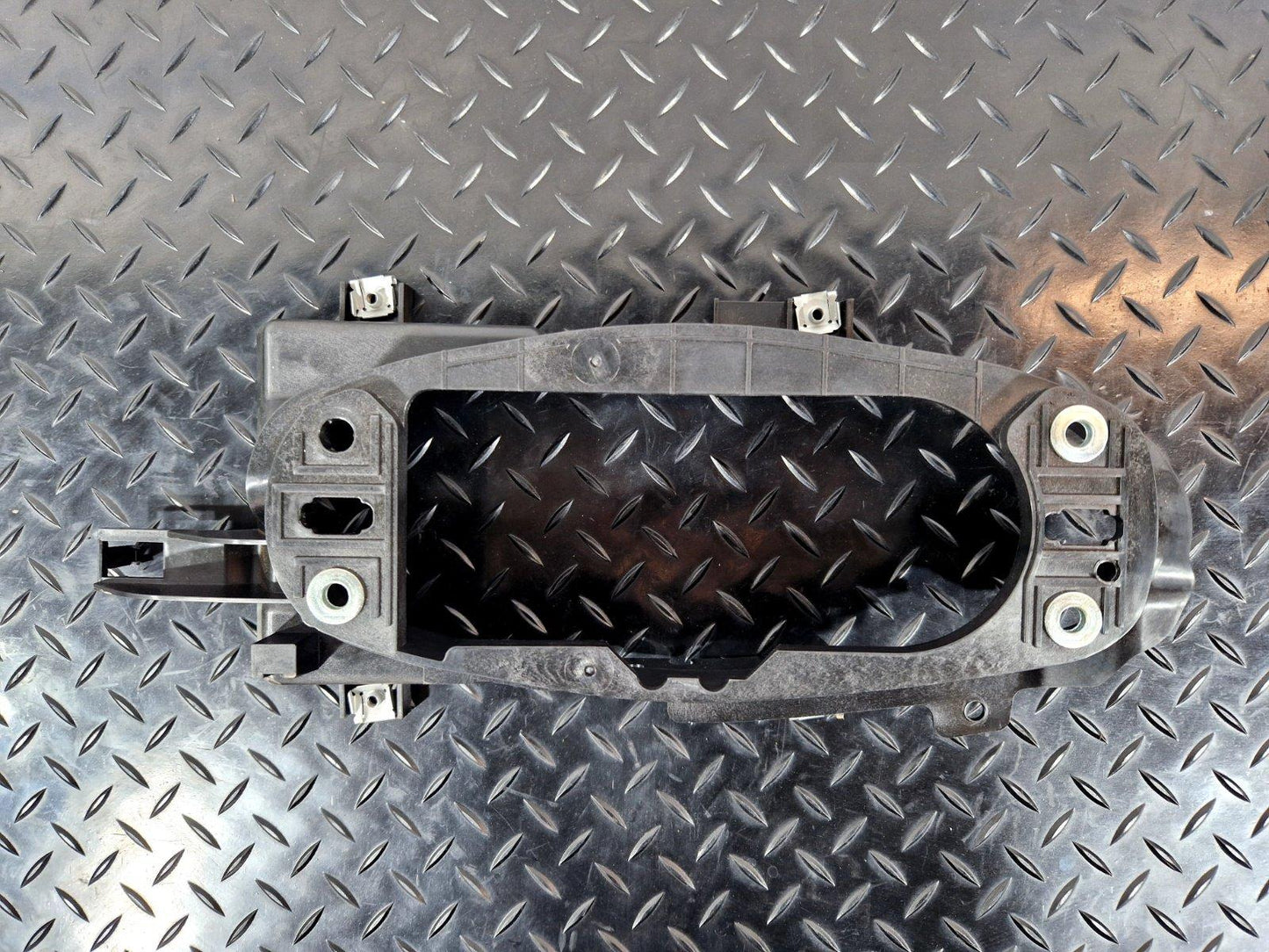 16-19 AUDI A4 B9 AVANT GENUINE GEARSTICK MOUNTING PLATE BRACKET 8W0863531