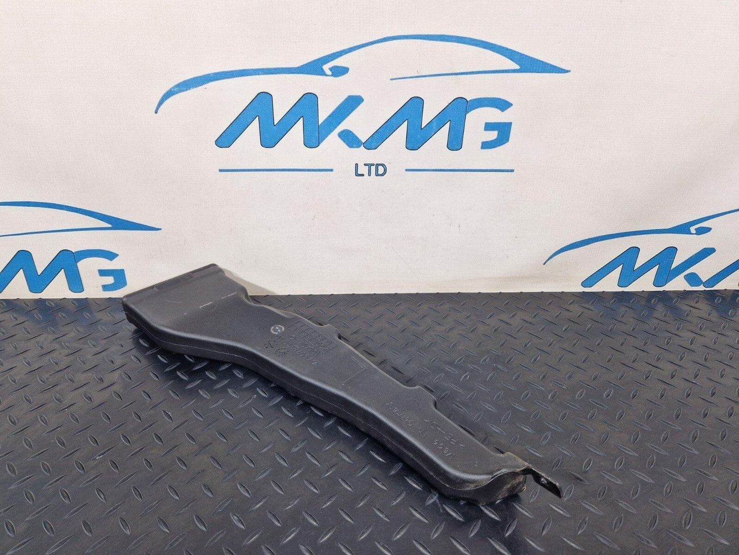 18-ON MERCEDES BENZ SPRINTER W907 OEM AIR DUCT A9078311400