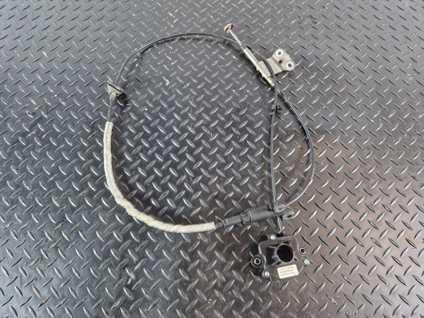 16-20 AUDI Q7 4M S-LINE GENUINE HANDBRAKE CABLE WITH MECHANISM 4M2713035B