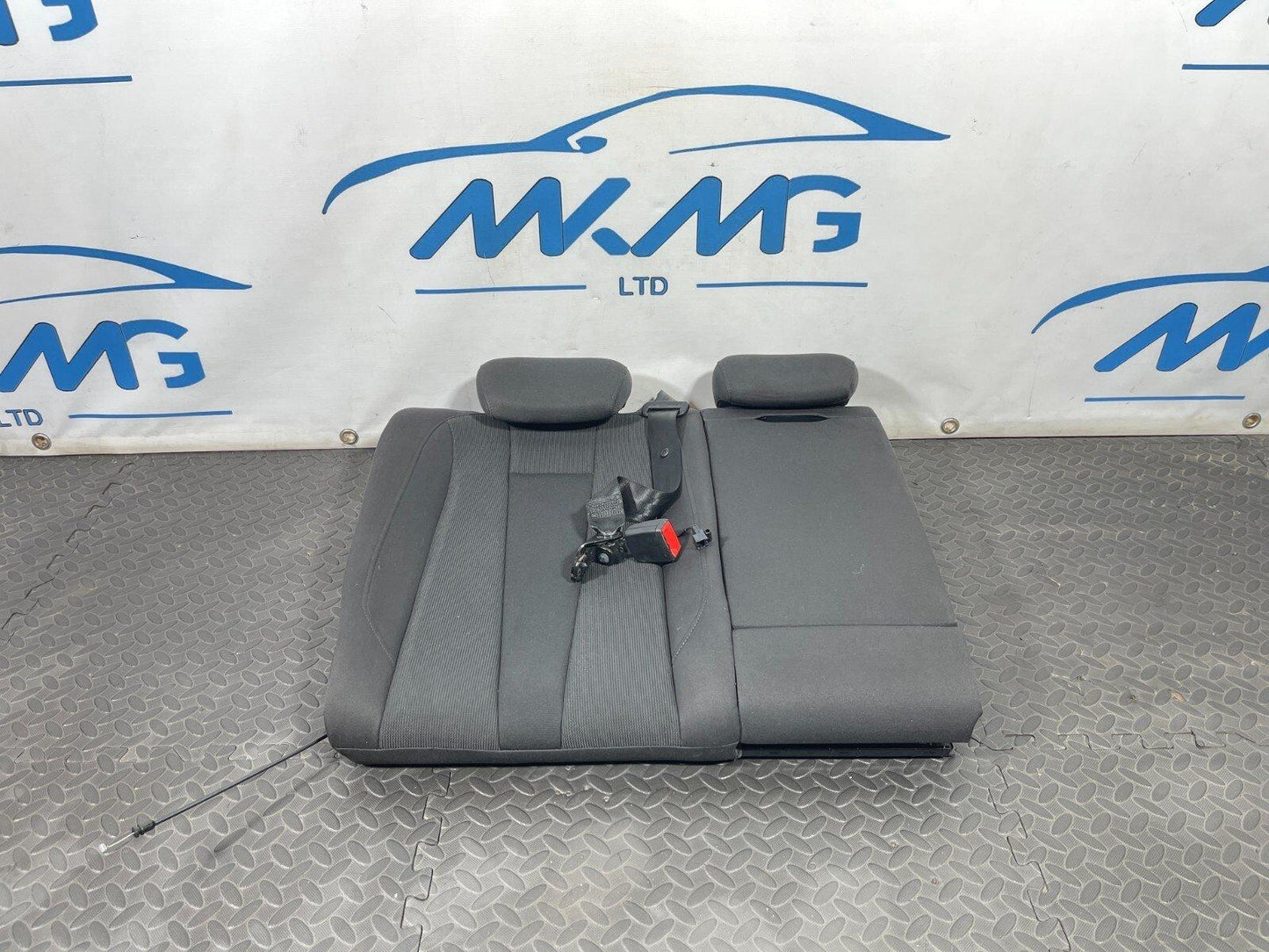 16-19 AUDI A4 B9 GENUINE REAR RIGHT DRIVER SIDE CLOTH SEAT WITH HEADREST