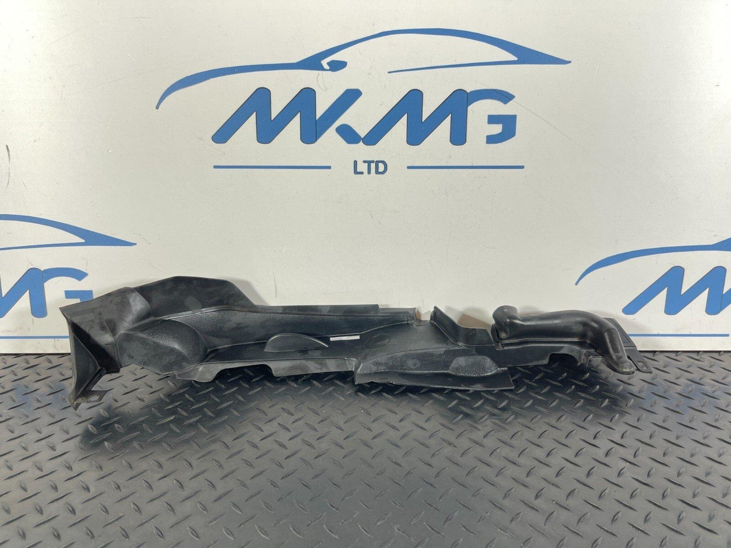 16-19 AUDI A4 B9 GENUINE RIGHT DRIVER SIDE WING RUBBER SEAL 8W0821170