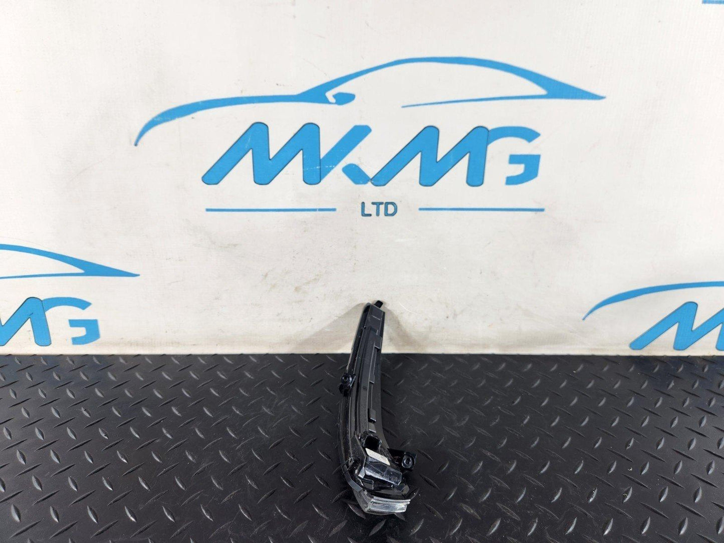 MERCEDES BENZ B CLASS W247 RIGHT O/S WING MIRROR TURN SIGNAL LIGHT A0999064601