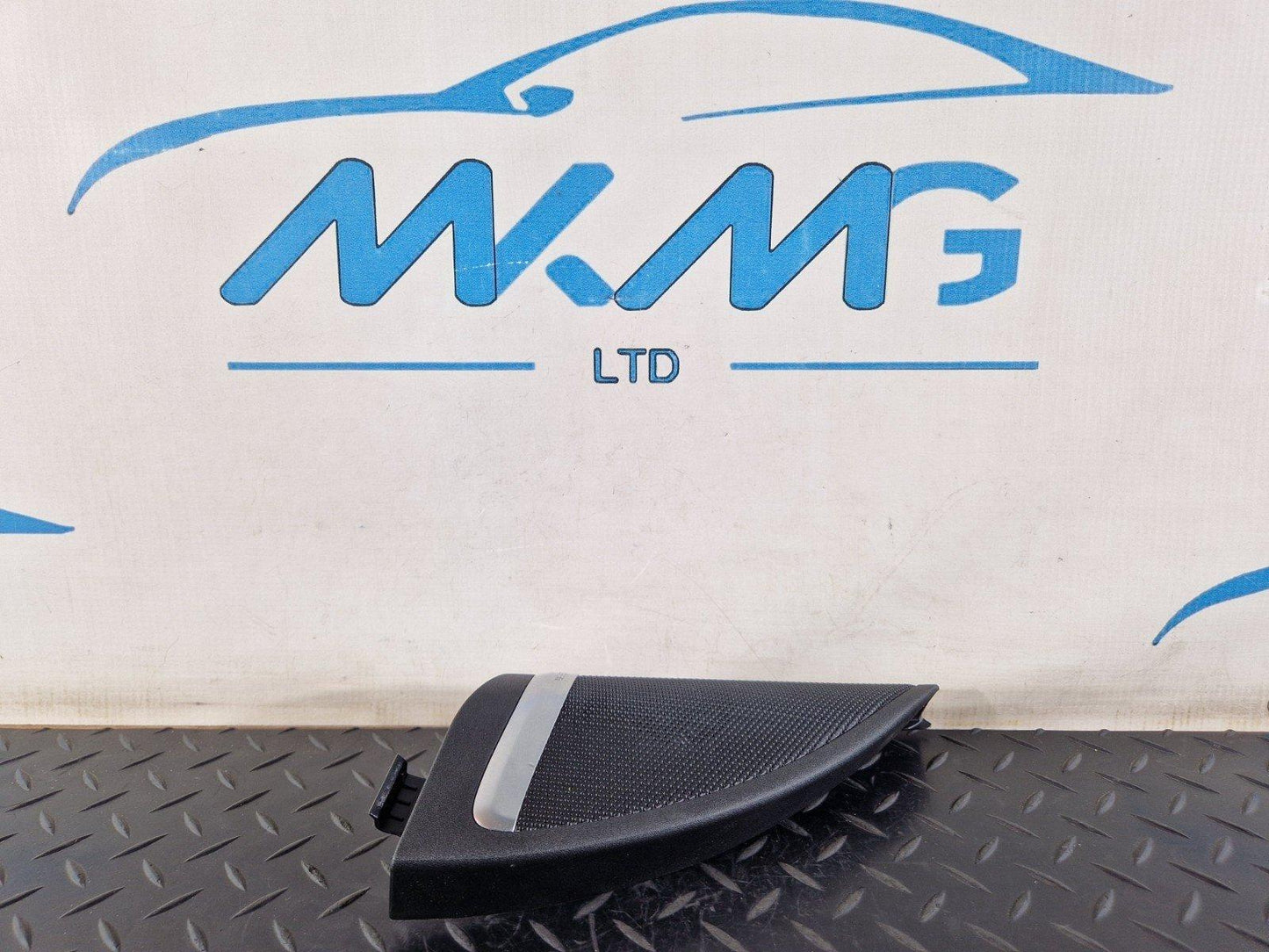 16-19 MERCEDES BENZ GLE W166 FRONT LEFT SPEAKER TRIANGLE TRIM COVER A1667200344