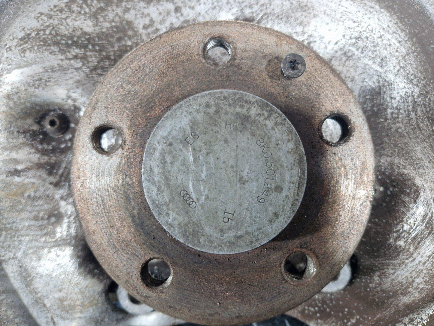 16-19 AUDI A4 B9 AVANT GENUINE REAR LEFT N/S WHEEL HUB & BEARING 8W0505459E