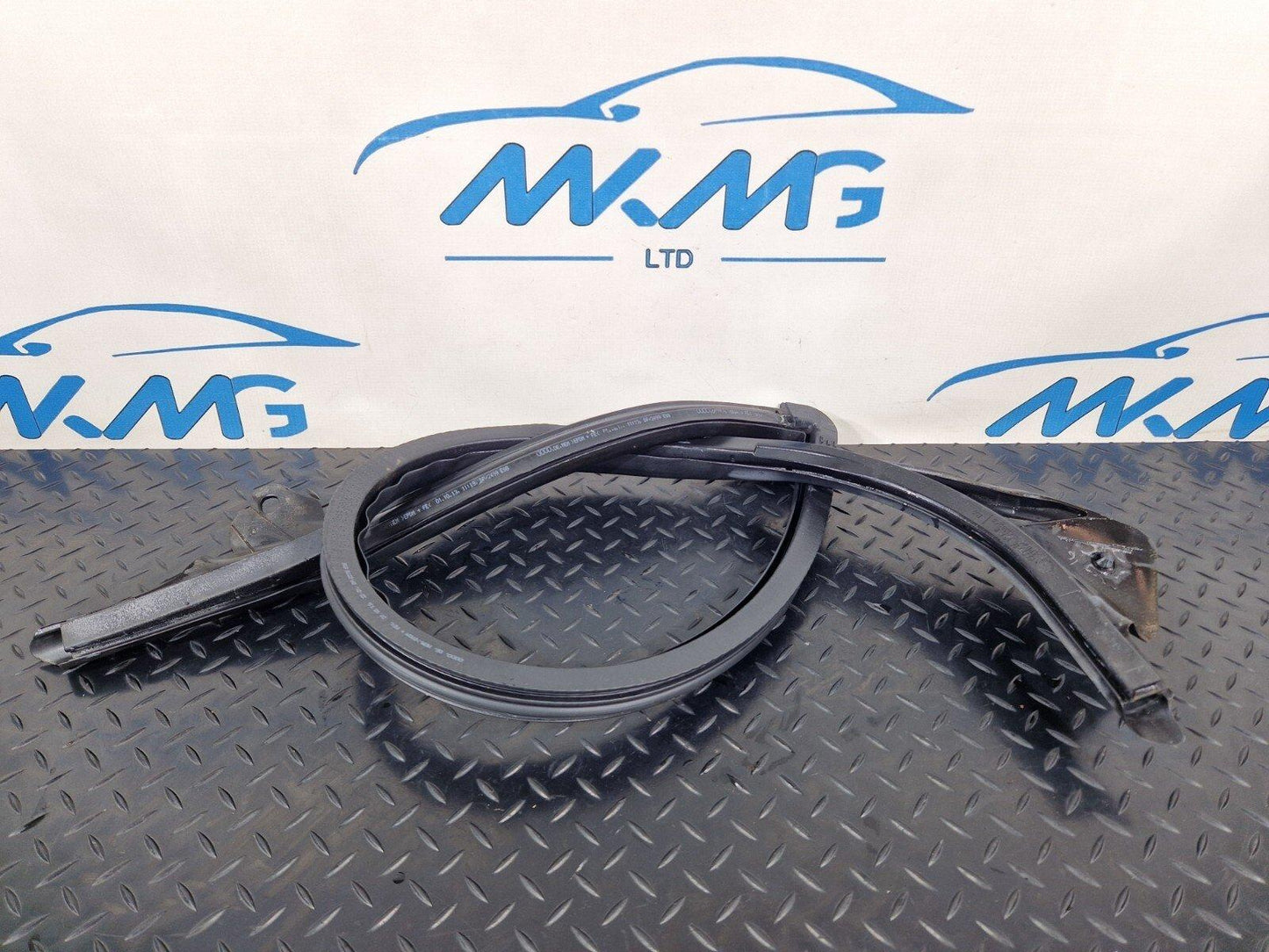 10-18 AUDI A7 4G S-LINE SEAL DOOR FRONT LEFT GASKET STRIP SEALING 4G8845353H