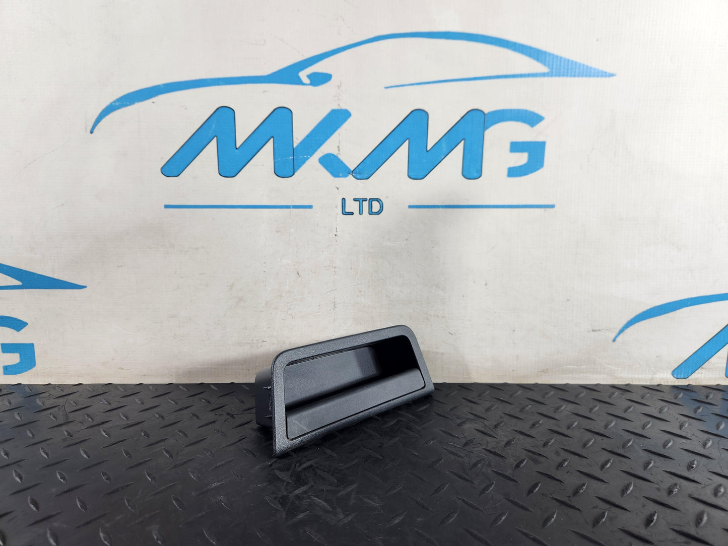 Range Rover Evoque L551 Genuine Front Right O/S Door Trim K8D2-434A42-AB