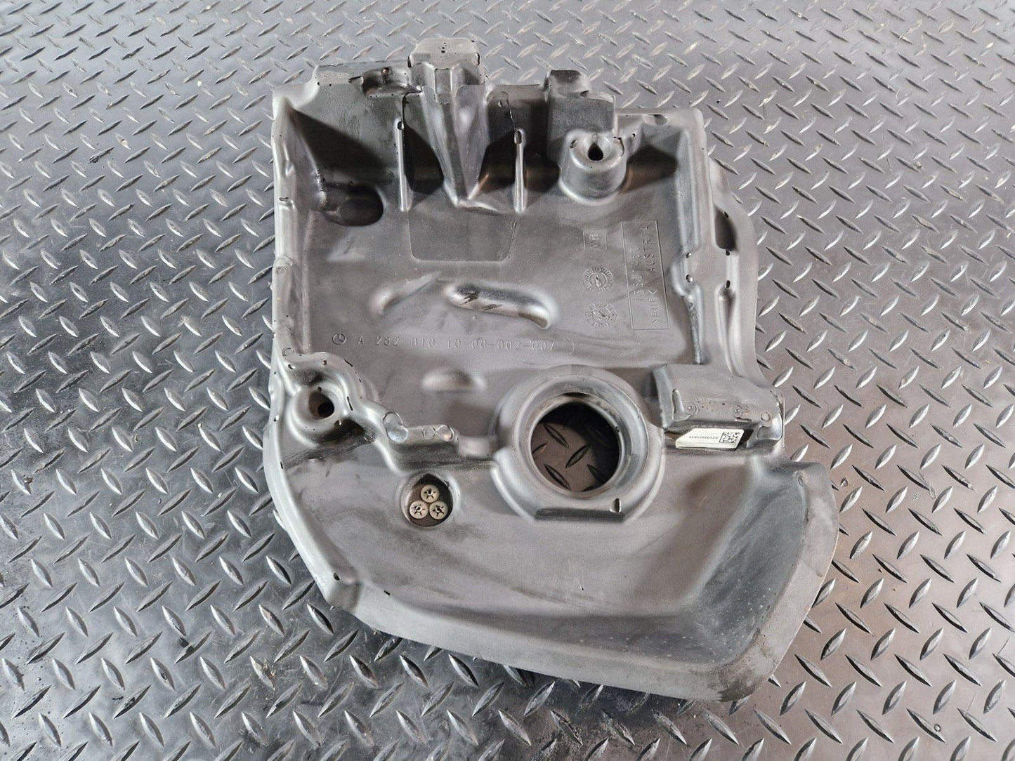 19-ON MERCEDES BENZ A B CLA W247 W177 1.3 PETROL ENGINE COVER 15551450