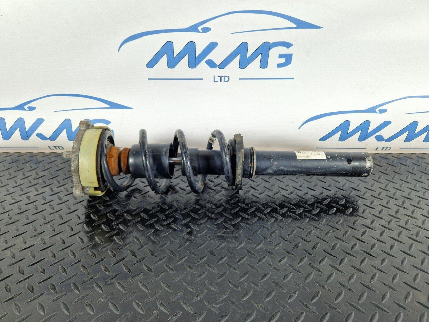 16-19 AUDI A4 B9 FRONT STRUT SHOCK ABSORBER FITS BOTH SIDES 8W0413031BB