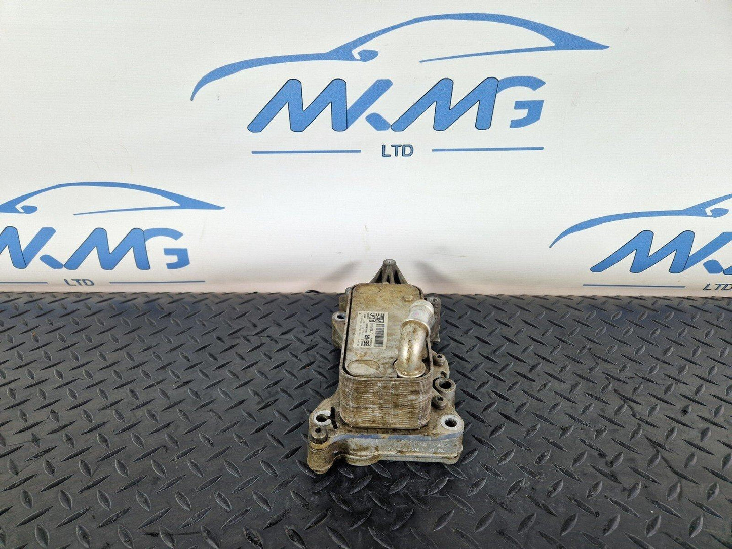 18-ON MERCEDES BENZ SPRINTER W907 GENUINE ENGINE OIL COOLER RADIATOR A6511801165