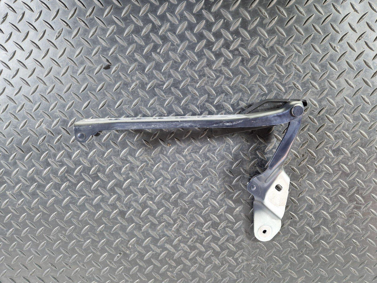 10-17 AUDI A8 4H FRONT LEFT N/S BONNET HOOD HINGE IN BLUE 4H0823301D