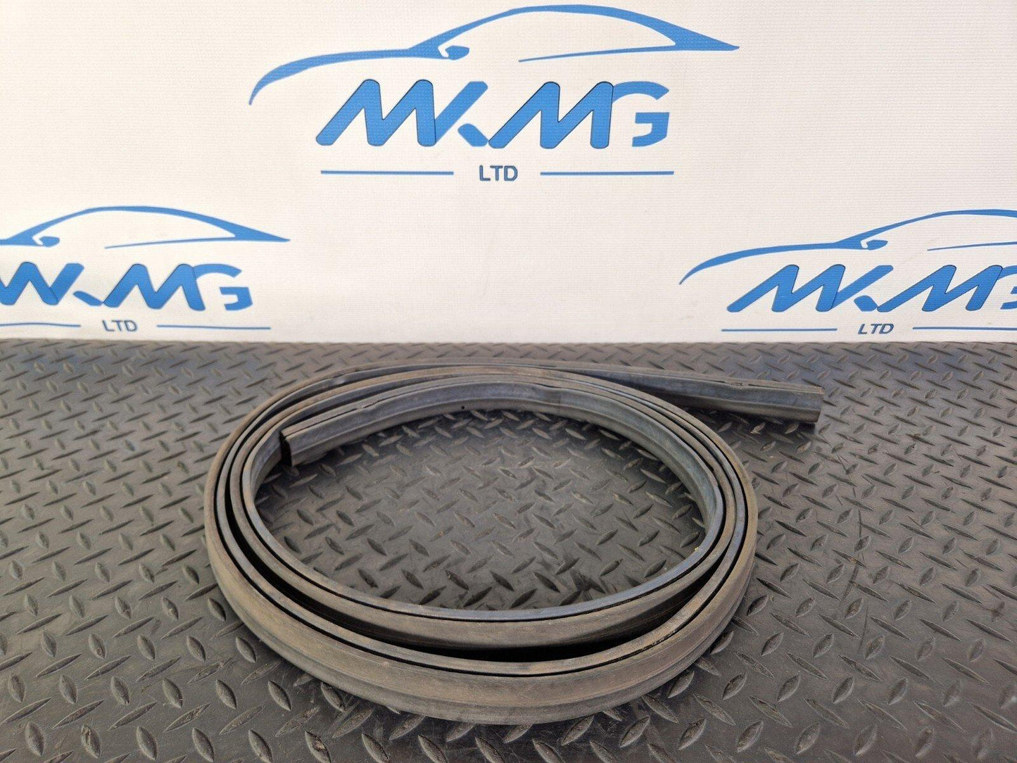 11-19 MERCEDES BENZ ML W166 GENUINE ENGINE BONNET HOOD GASKET SEAL
