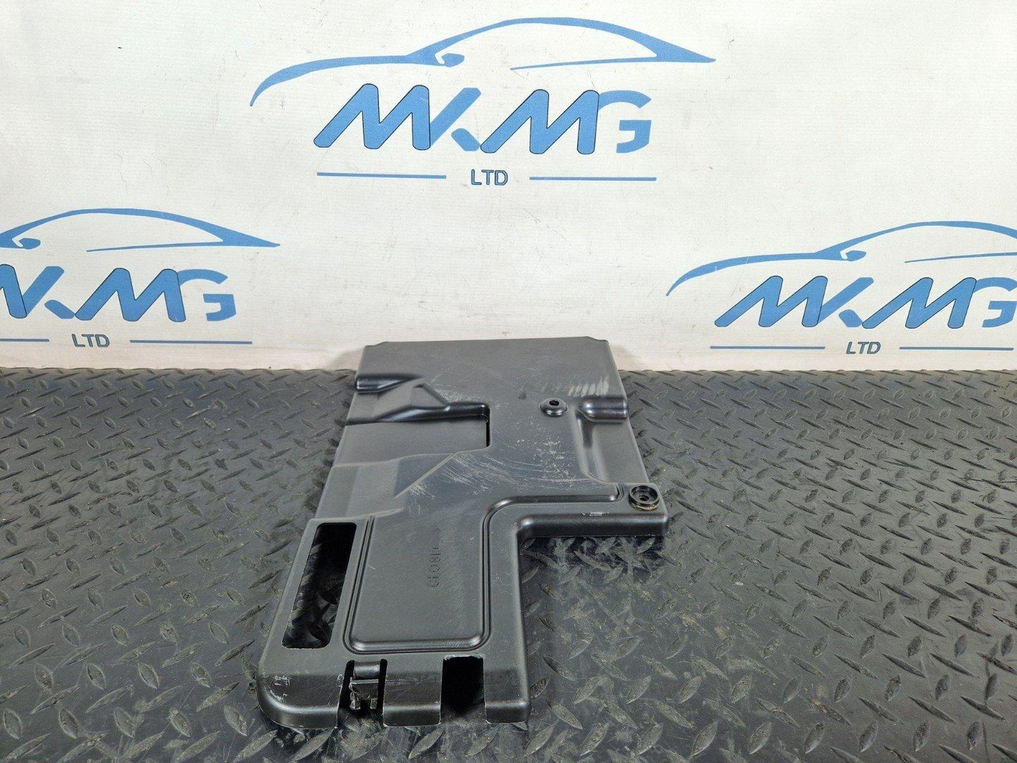 16-19 MERCEDES BENZ GLE W166 GENUINE BATTERY LID TRIM COVER A1666840318