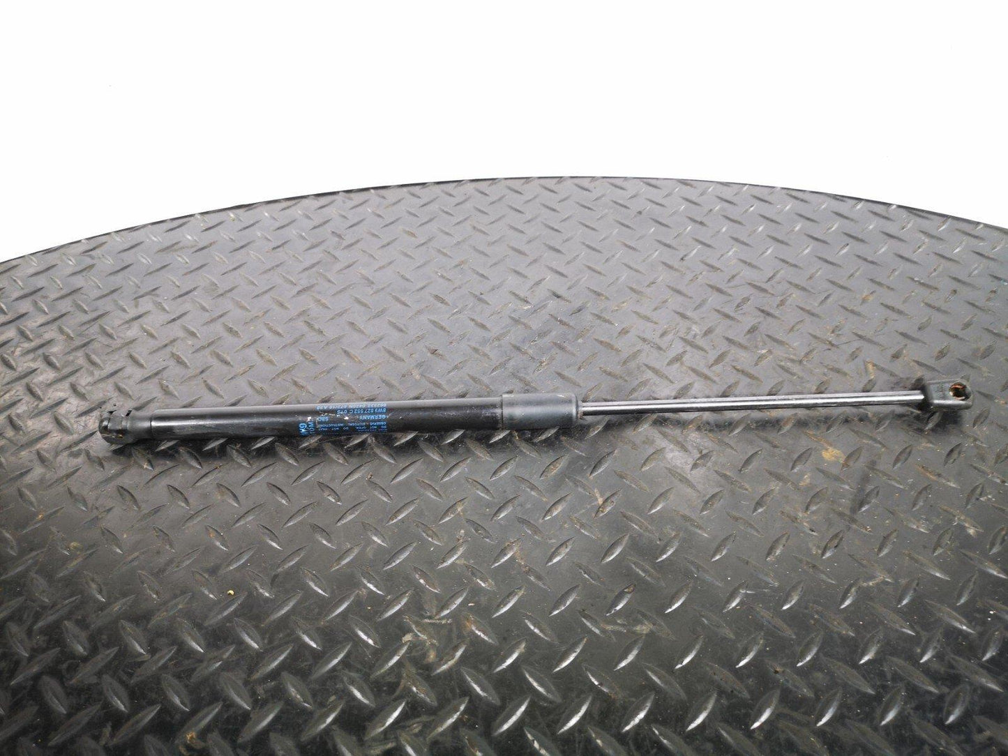 16-19 AUDI A4 B9 GENUINE V6 3.0TDI ESTATE REAR BOOTLID GAS STRUT 8W9827552C