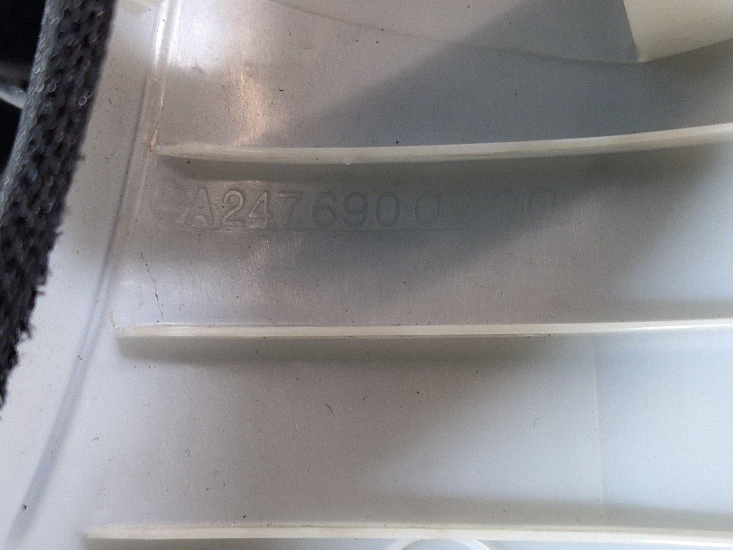 19-ON MERCEDES BENZ B CLASS W247 GENUINE A-PILLAR TRIM A2476900200