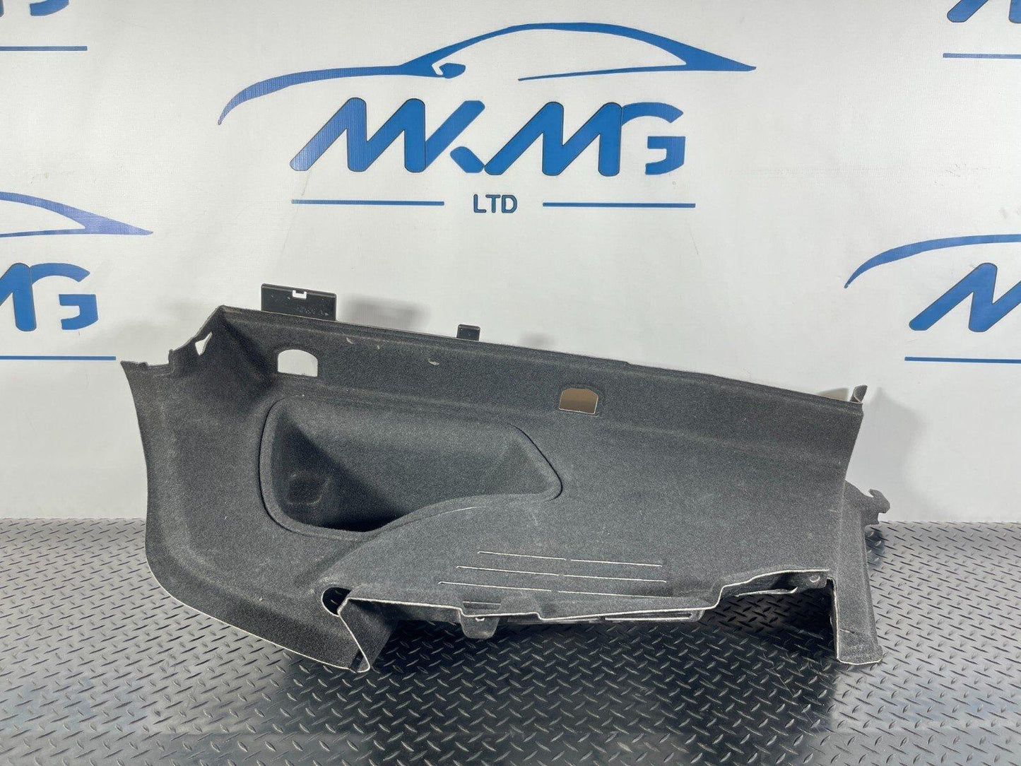 16-19 AUDI A4 B9 GENUINE REAR RIGHT DRIVER SIDE BOOT PANEL TRIM 8W5863880M