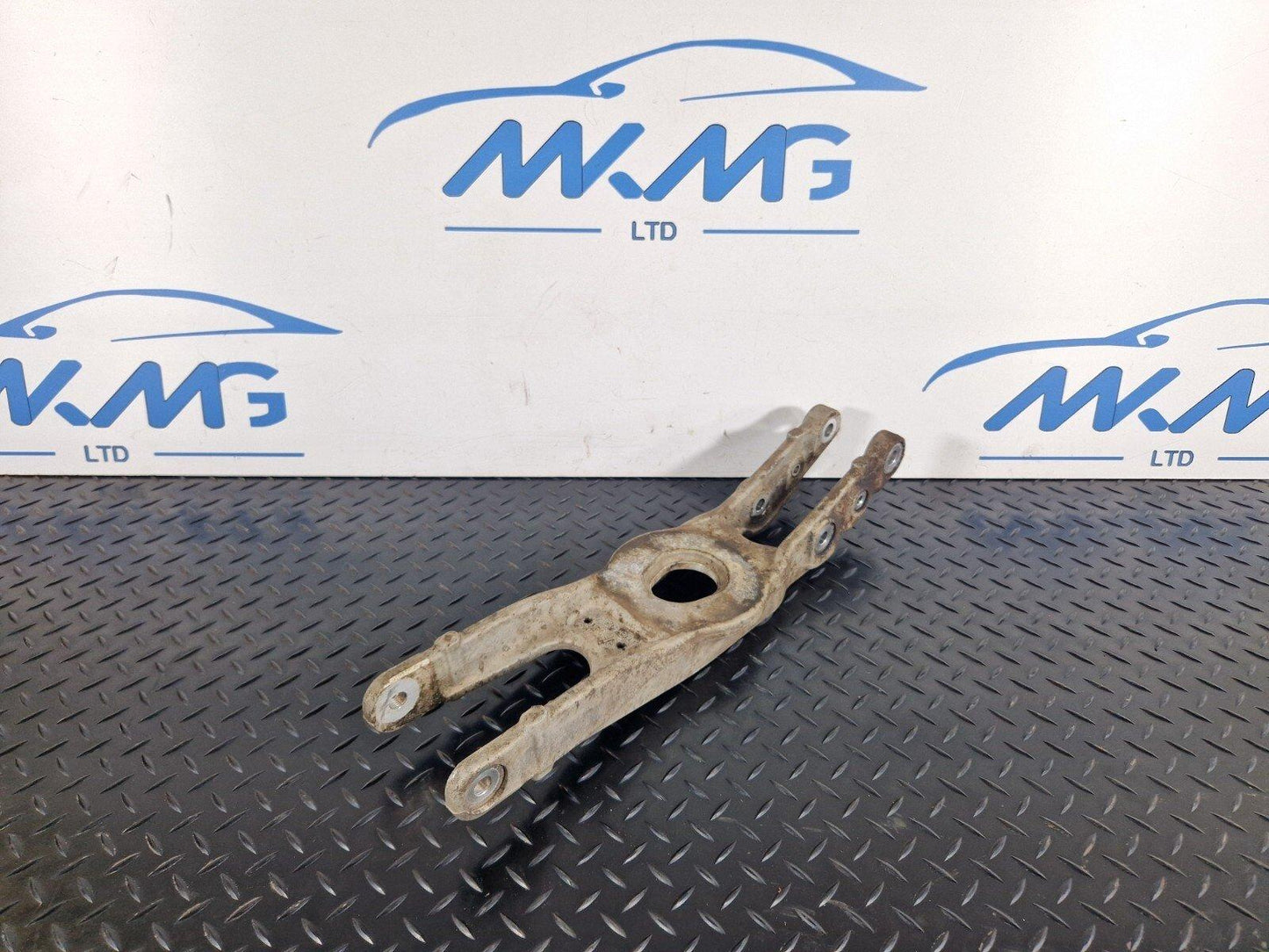 14-21 MERCEDES BENZ C300h W205 GENUINE REAR RIGHT LOWER WISHBONE A2053504000