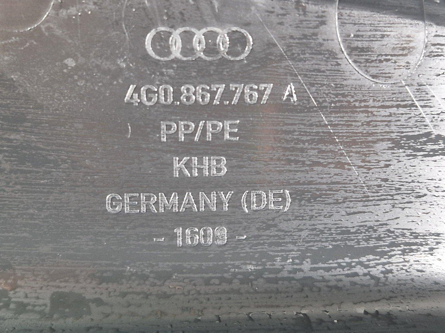 12-18 AUDI A6 C7 GENUINE REAR LEFT LOWER C PILLAR TRIM BLACK 4G0867767A