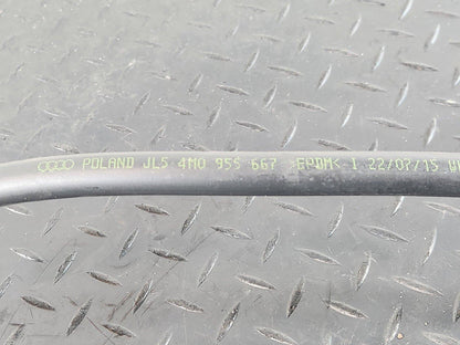 16-20 AUDI Q7 4M GENUINE HEADLIGHT WASHER HOSE 4M0955667