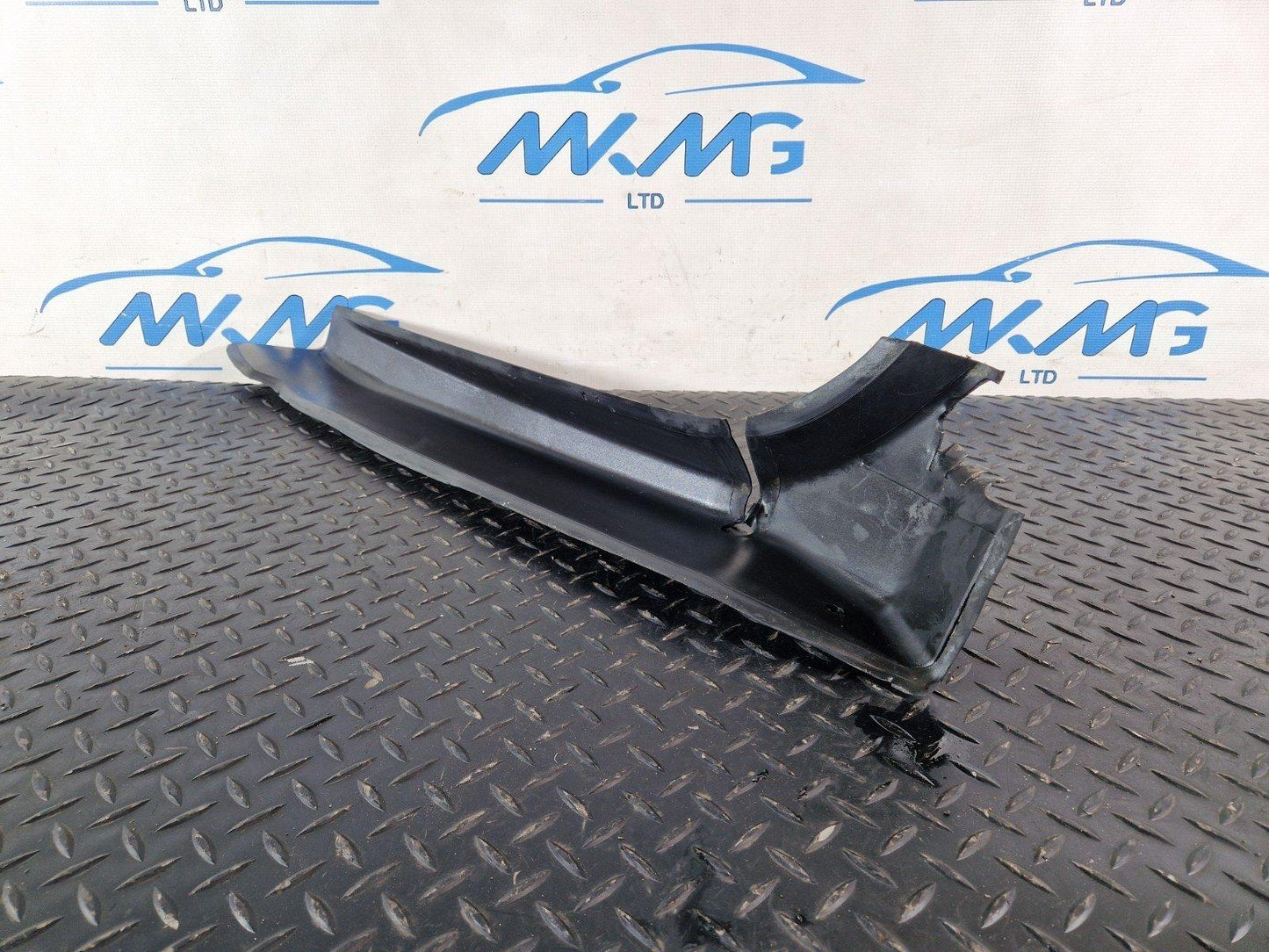 13-23 RANGE ROVER SPORT L494 OEM REAR TAILGATE SIDE TRIM COVER DK62-44248-A
