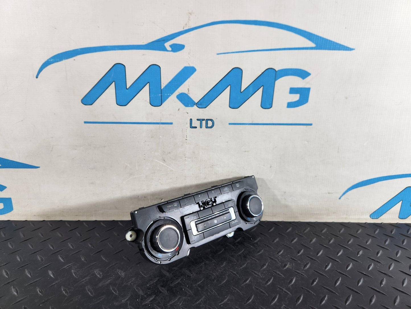 Skoda Octavia MK2 FL (1Z) Station Wagon Climate Control Panel Unit 3T0907044AB