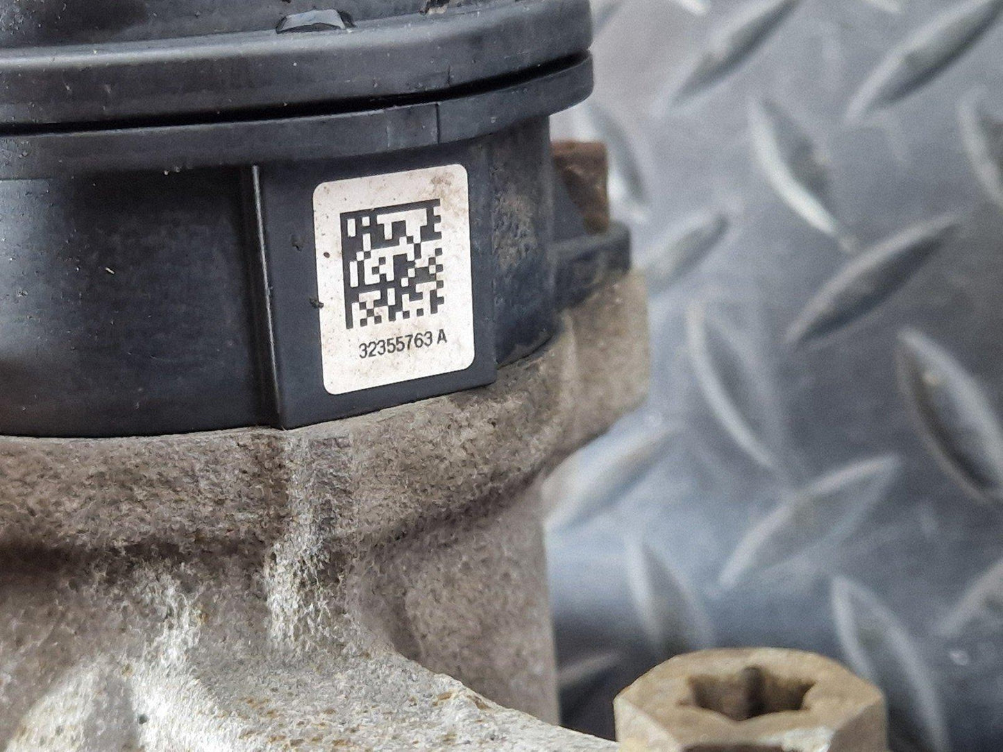 16-19 AUDI A4 B9 OEM REAR RIGHT O/S ELECTRIC BRAKE CALIPER 32355763