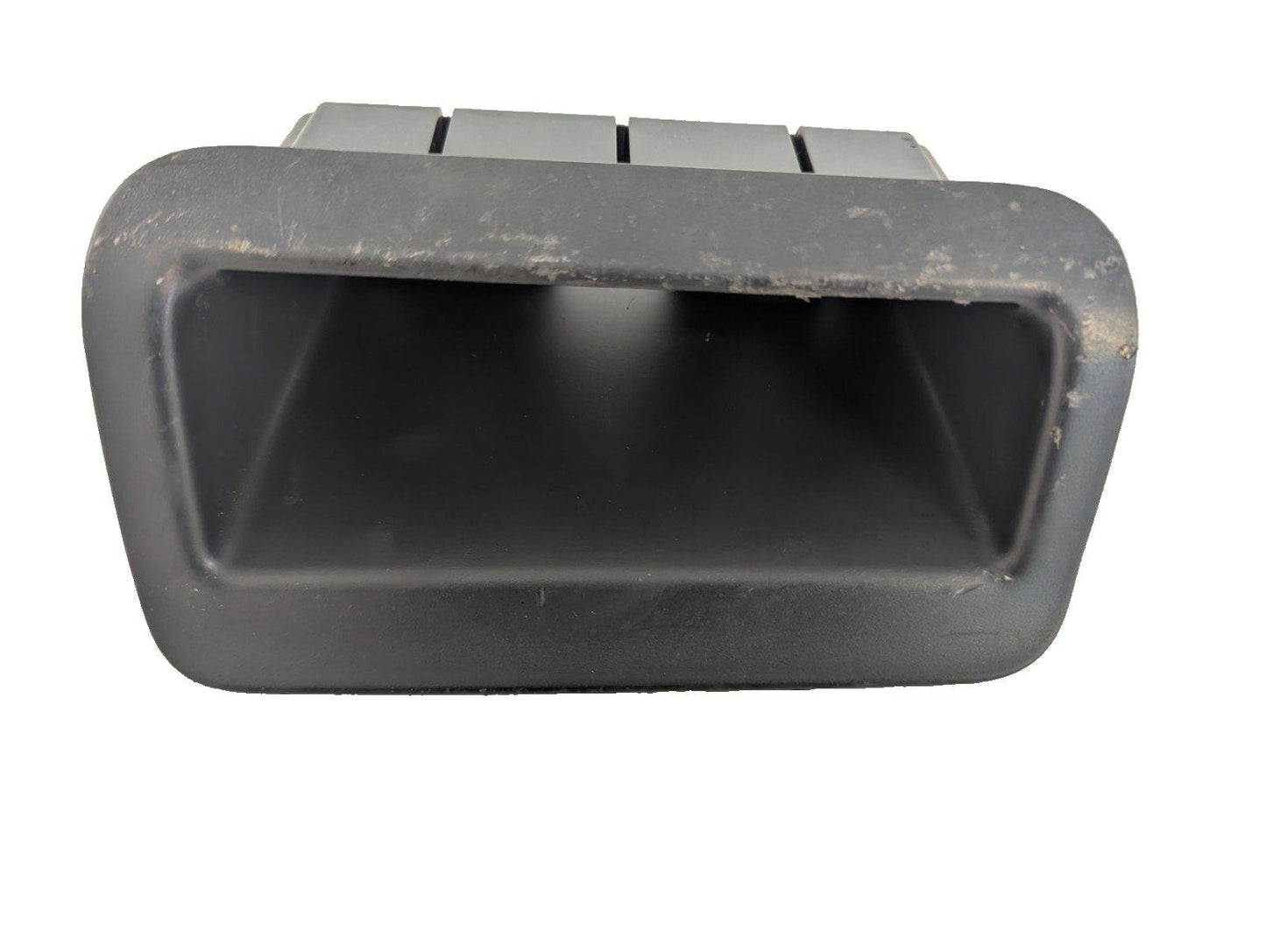 17-ON LAND ROVER DISCOVERY LIFTGATE RELEASE PULL HANDLE CUP POCKET HY32434A40