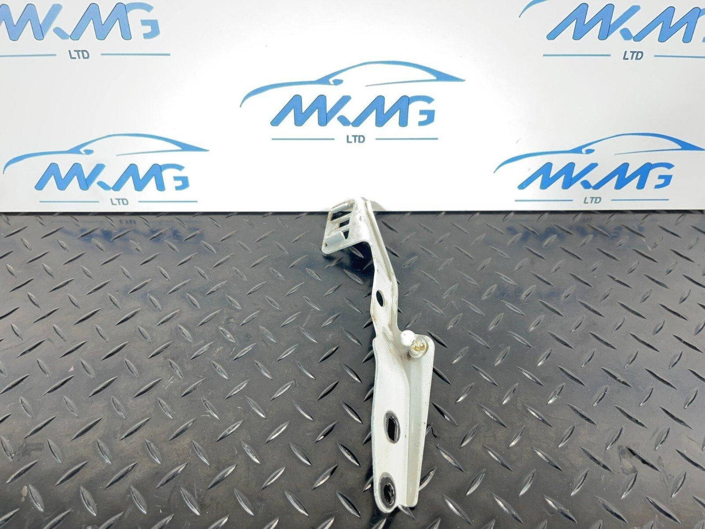 14-21 BMW 2 SERIES ACTIVE TOURER F45 DRIVER SIDE BONNET STRUT HOLDER 7300532