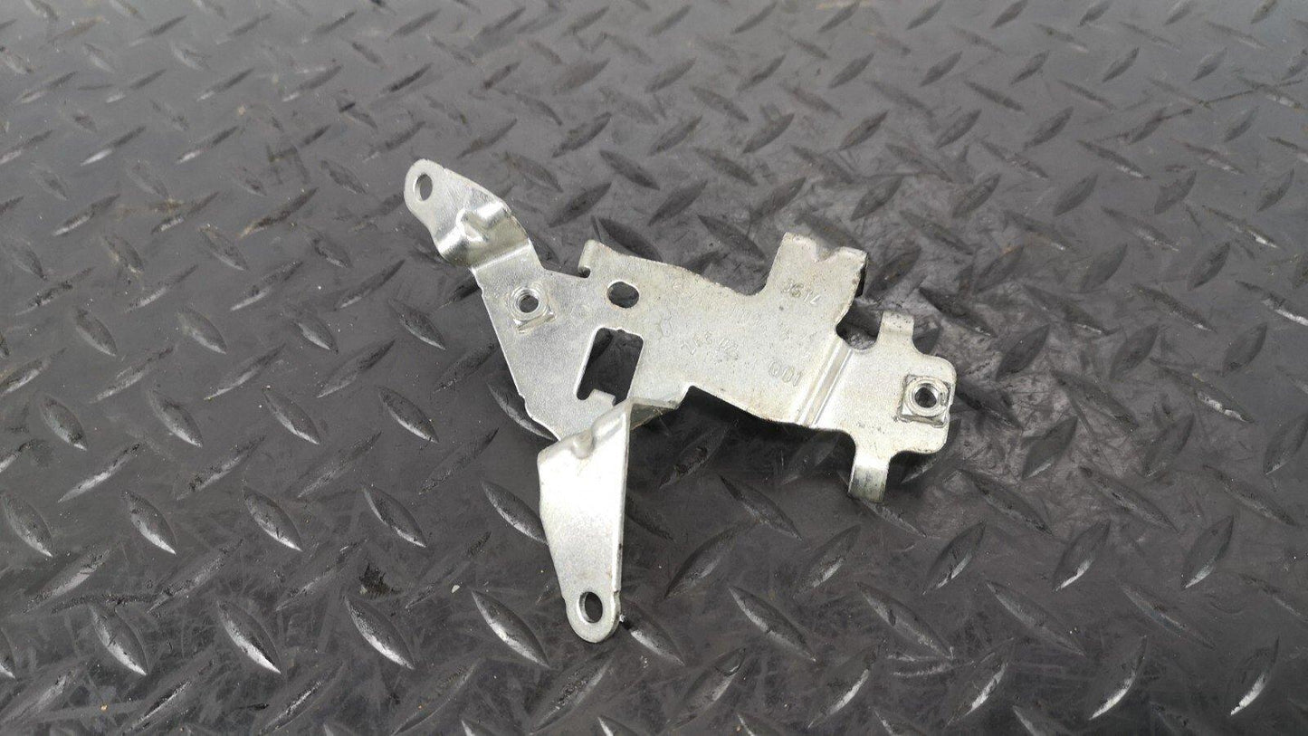 12-18 MERCEDES A B CLA-CLASS 1.8/2.1 CDI PRESSURE SENSOR BRACKET a6510941841