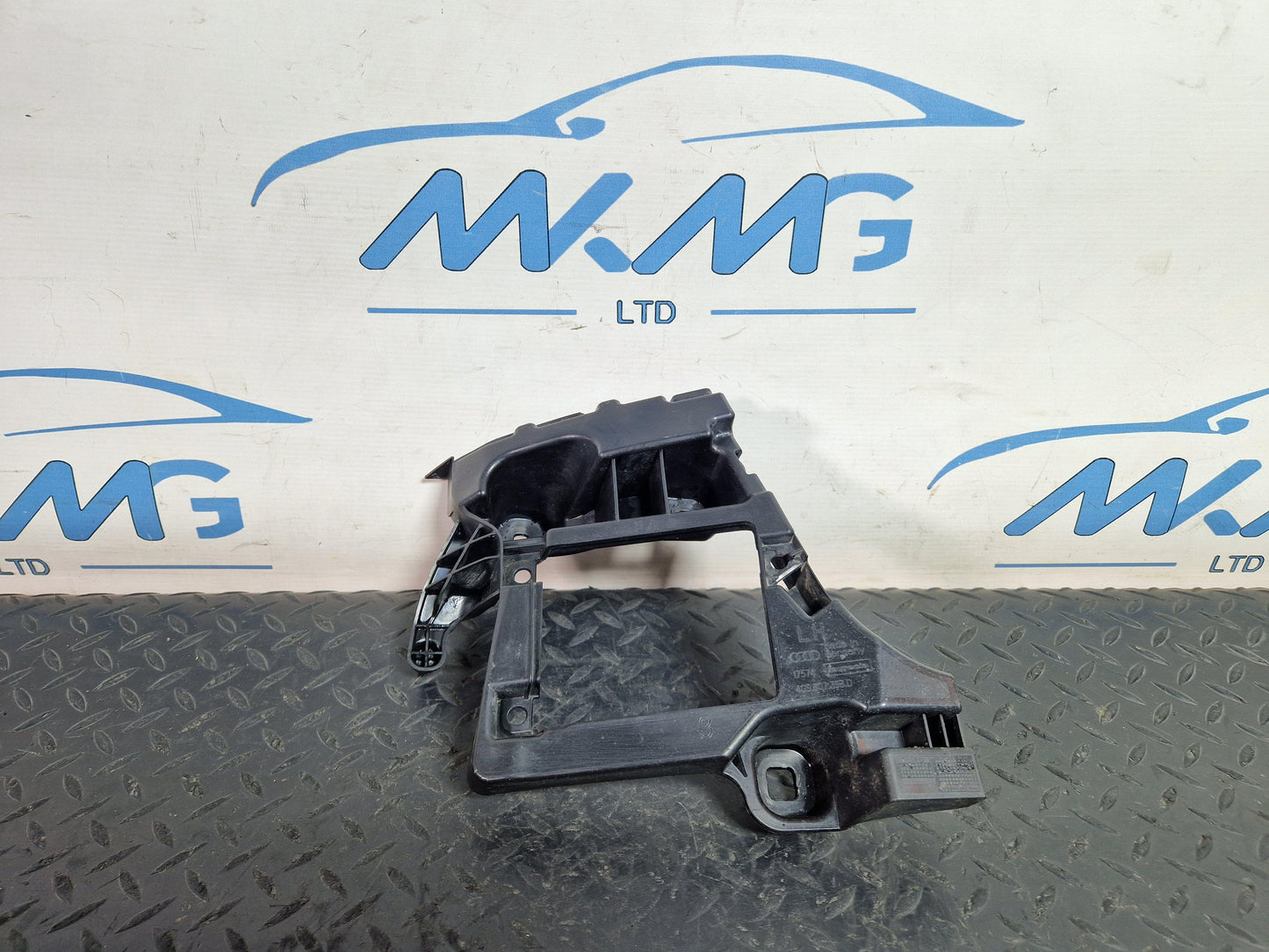 Audi A6 Allroad C7 Genuine Rear Left N/S Bumper Bracket 4G9807393D