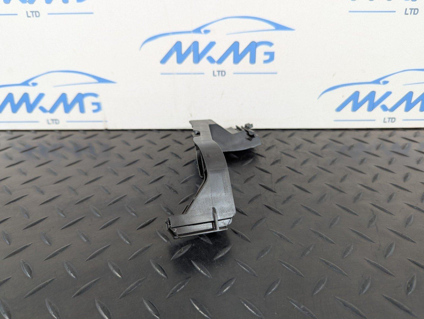 11-19 MERCEDES BENZ ML W166 GENUINE DOOR LOCK BRACKET A1667330114