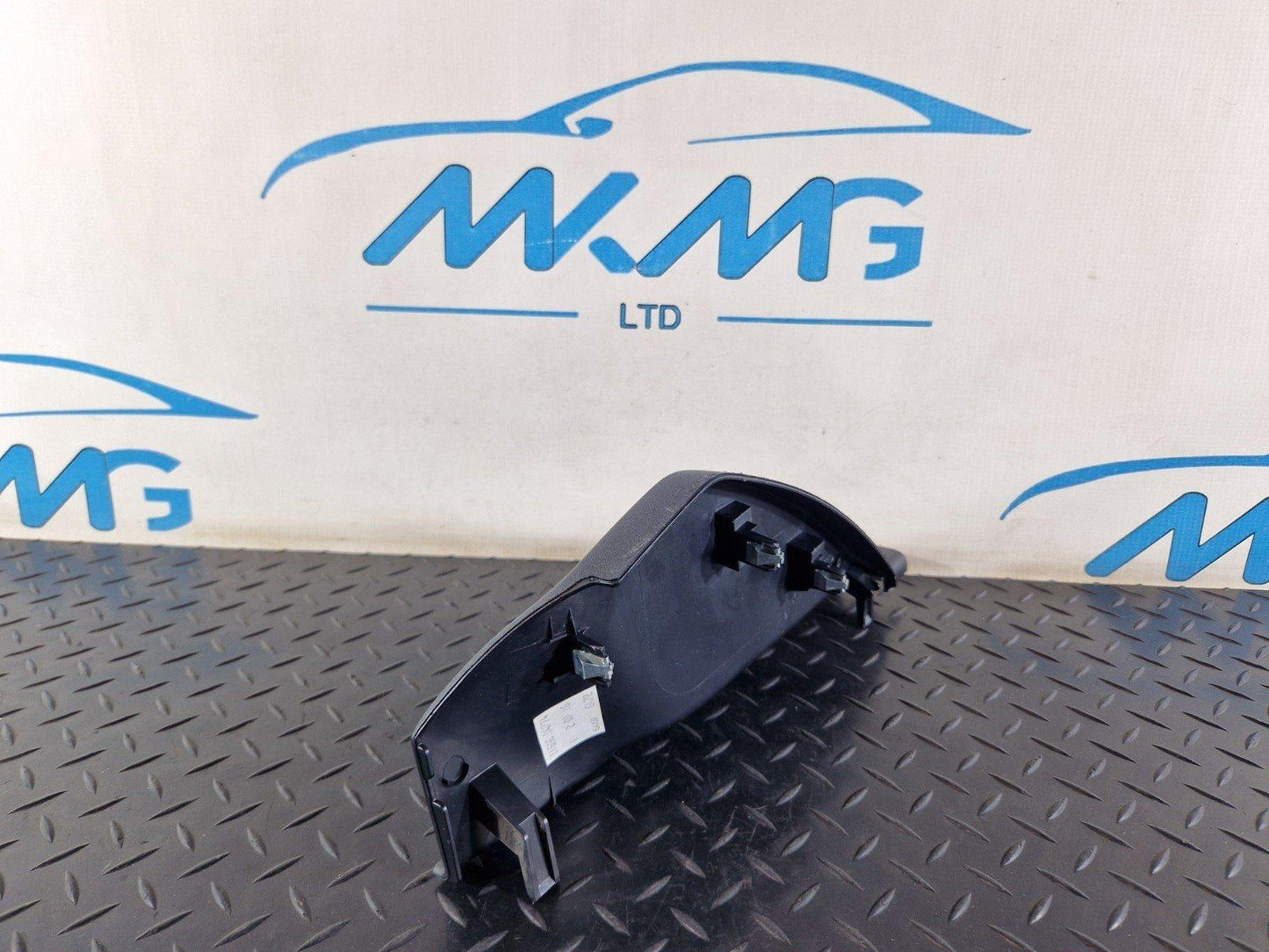16-19 MERCEDES BENZ GLE W166 GENUINE DASHBOARD RIGHT O/S TRIM COVER A1666800407