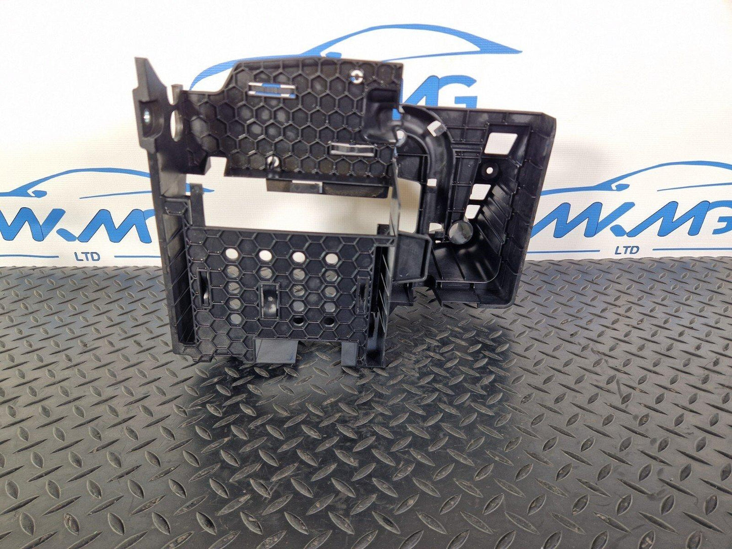 14-21 MERCEDES C300h W205 OEM CD CHANGER ECU HOLDER BRACKET MOUNT A2055458900