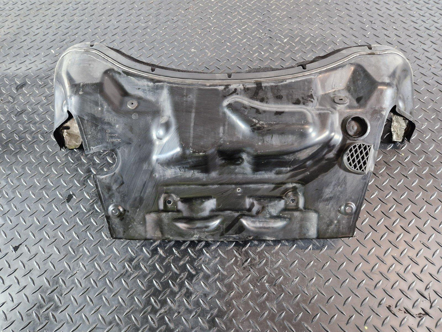 10-15 AUDI Q7 4L OEM ENGINE BAY SCUTTLE PANEL WATER BOX COVER 7L6819523C