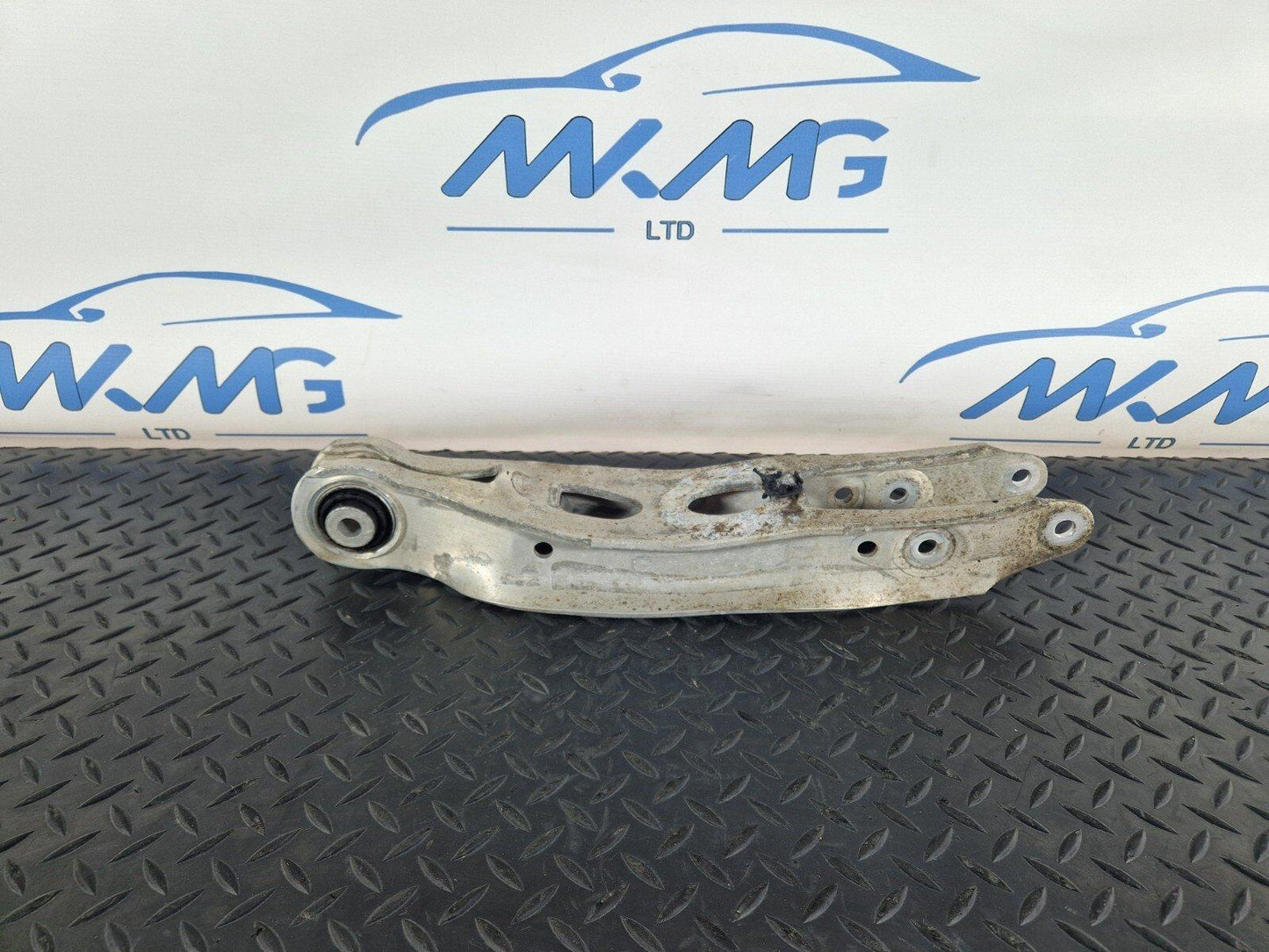 16-19 AUDI A4 AVANT B9 REAR RIGHT OR LEFT SIDE LOWER CONTROL ARM 8W0505311E