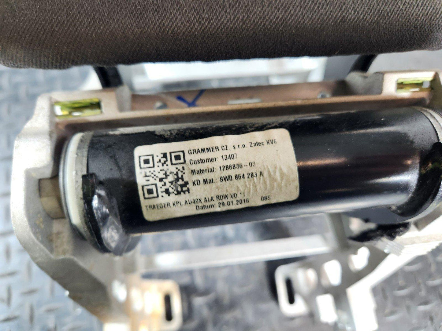 AUDI A5 F5 GENUINE CENTRE CONSOLE ARM REST 8W0864283A