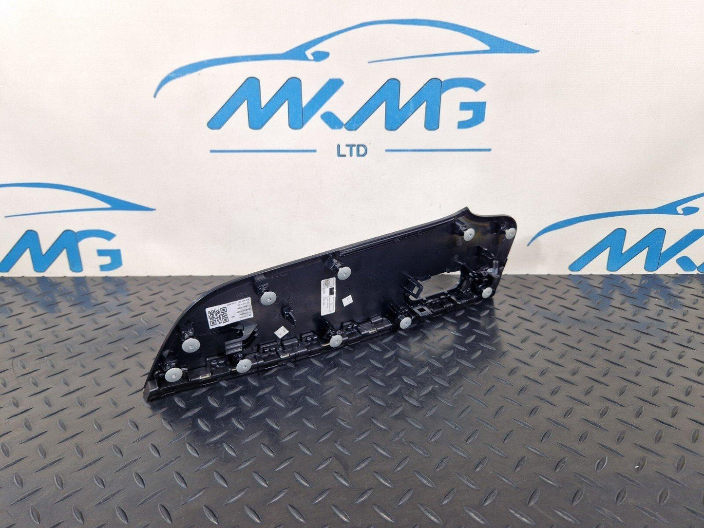 19-ON MERCEDES BENZ A CLASS W177 FRONT LEFT SIDE DOOR MOULDING TRIM A1777206701