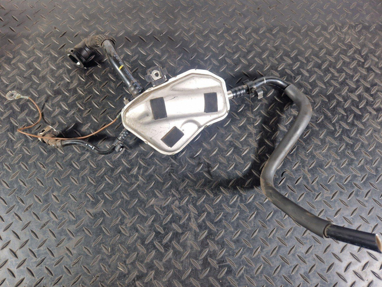 19-ON MERCEDES BENZ A CLASS EQ W177 INLET FUEL EXPANSION TANK A1774705900
