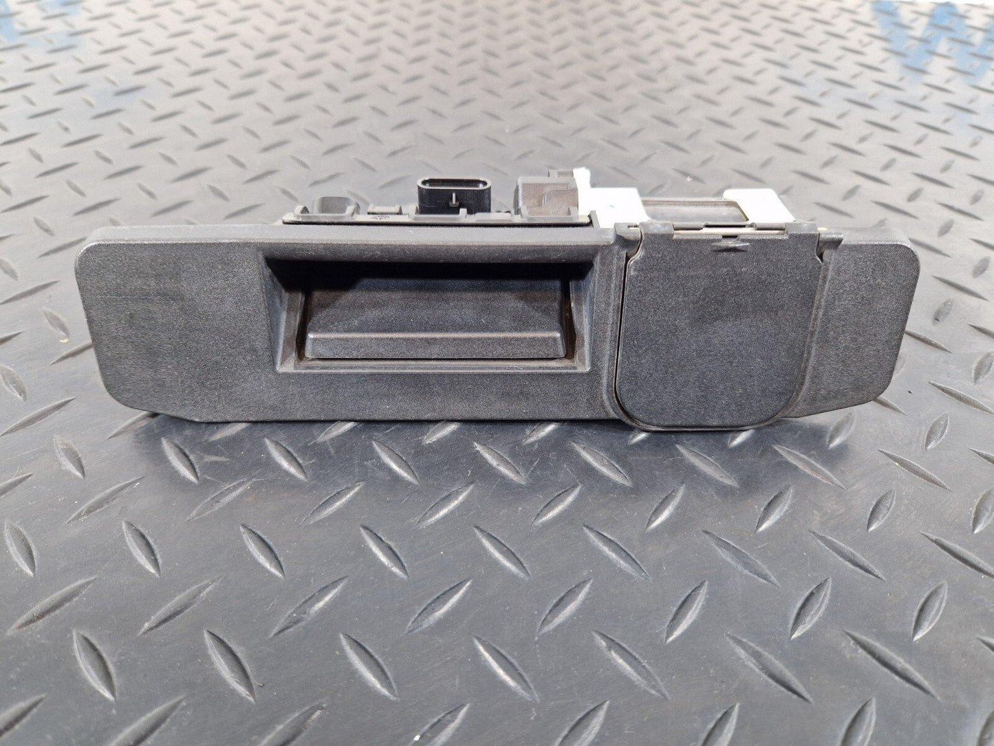 18-ON MERCEDES BENZ A CLASS W177 TAILGATE BOOT LID OPENING HANDLE A0997500700