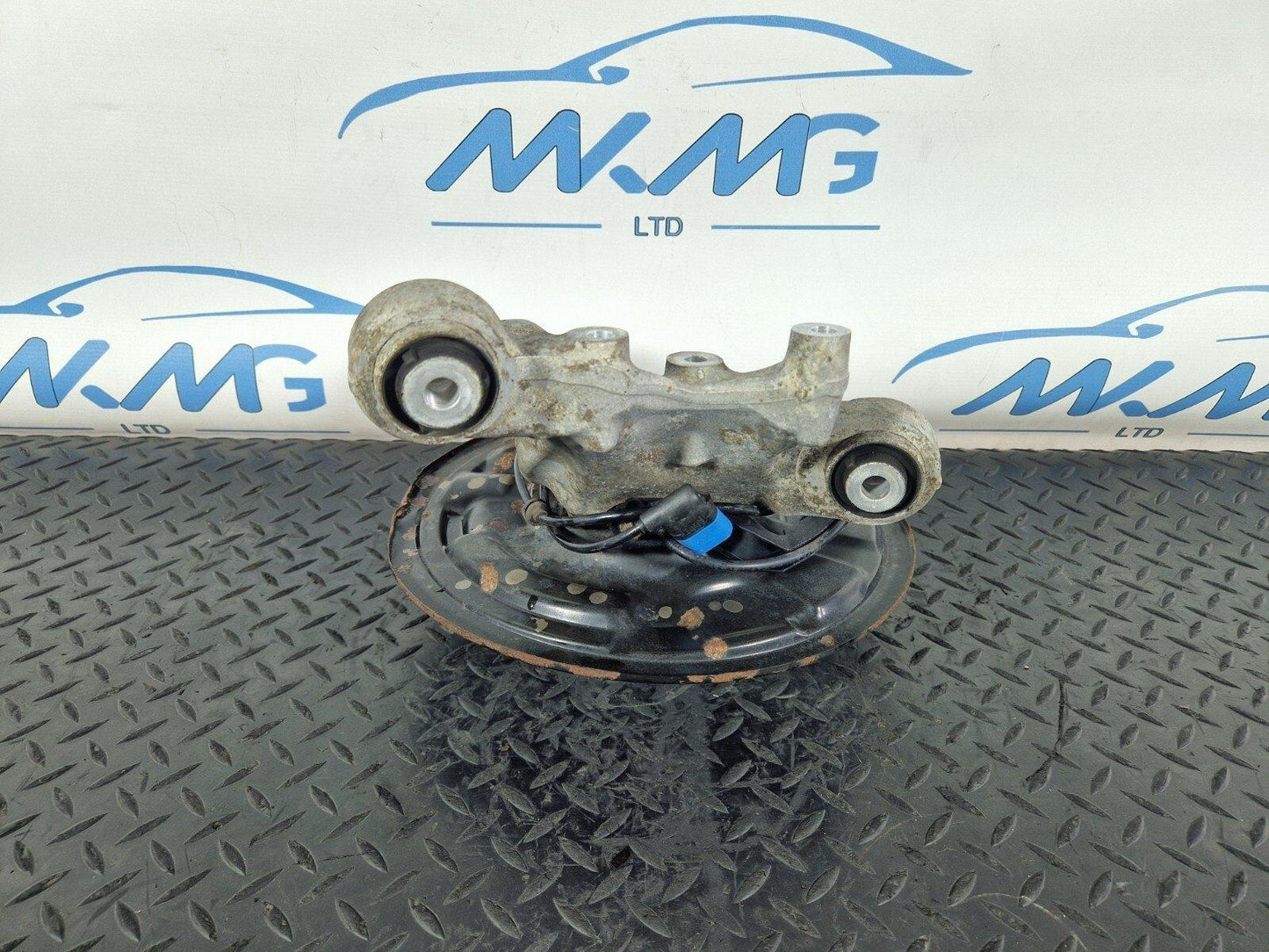 13-19 MERCEDES BENZ CLA C117 REAR LEFT N/S WHEEL HUB & BEARING A2460306