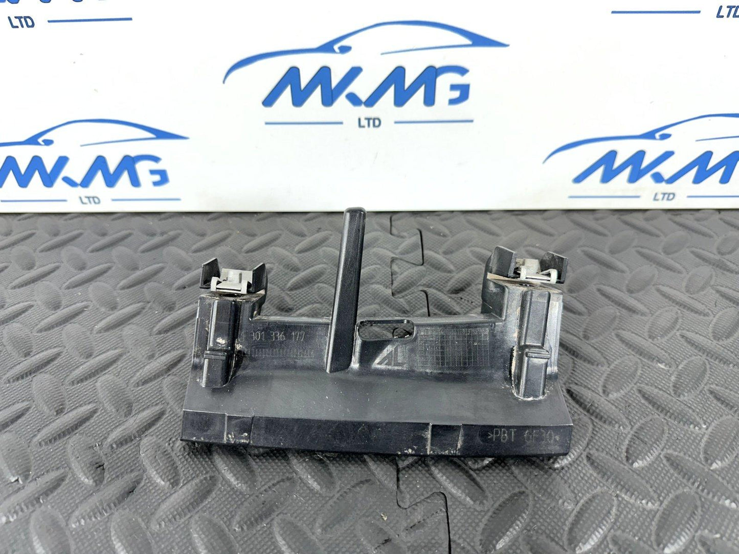14-21 BMW 2 SERIES F45 F46 FRONT PASSENGER SIDE HEADLIGHT BRACKET 1301336177