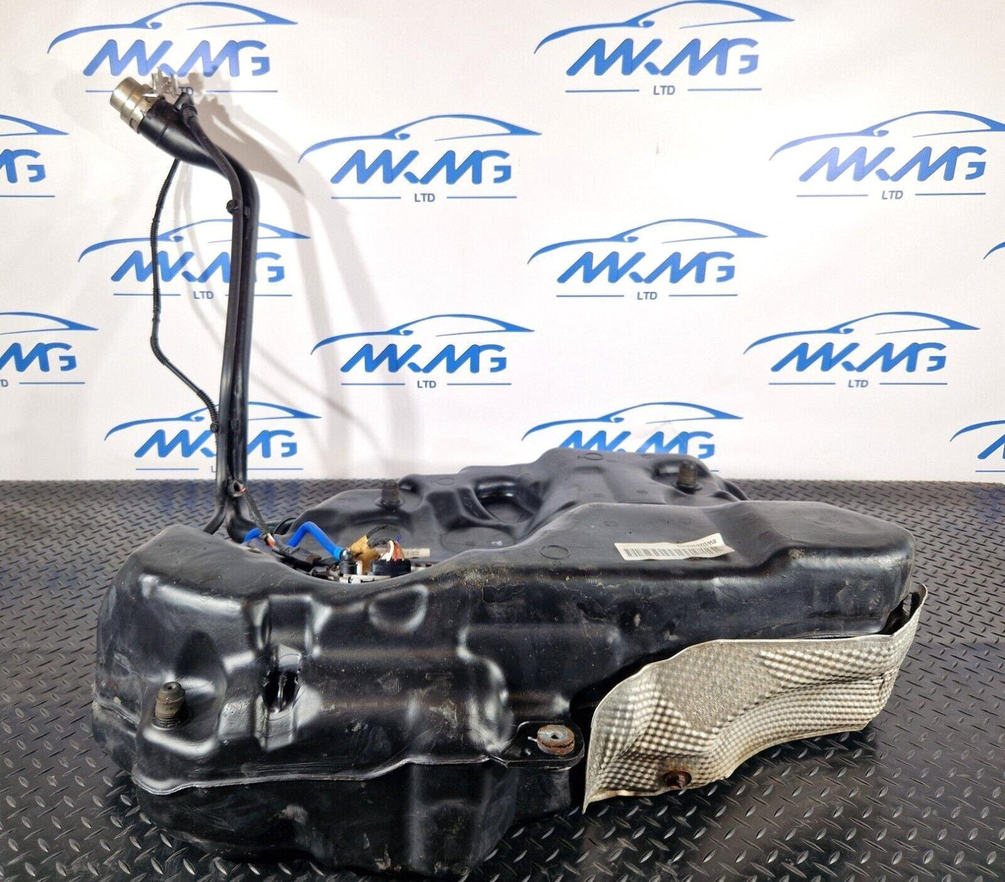 16-19 AUDI A4 B9 AVANT 1.4 TFSI GENUINE PETROL ENGINE FUEL TANK 8W0201021CJ