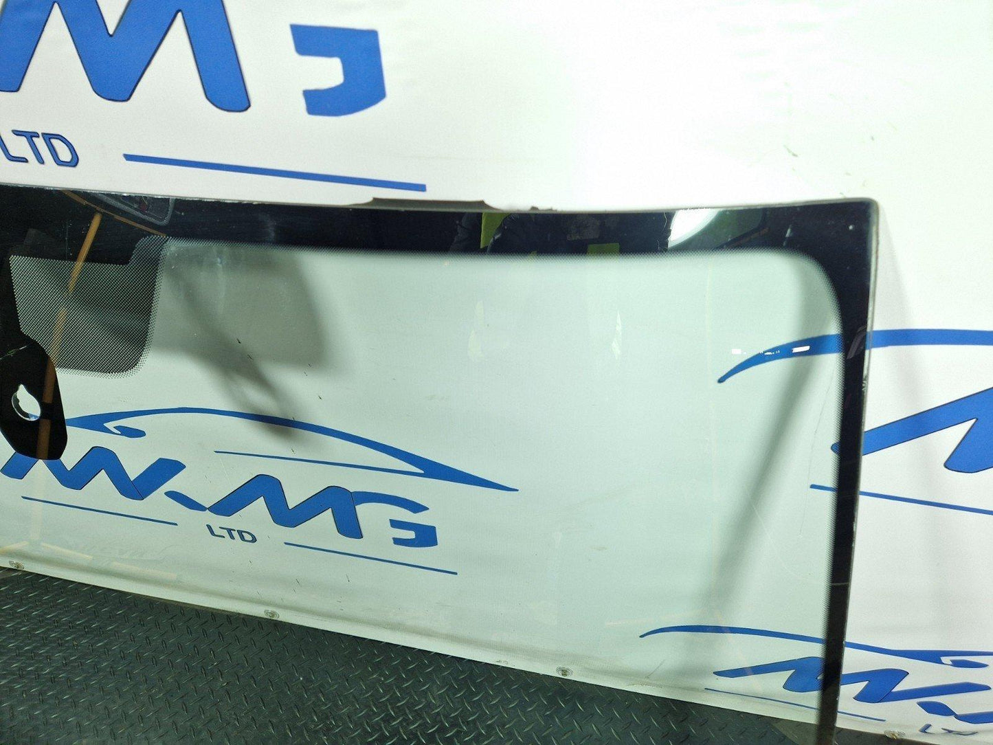 10-18 VW TOUAREG 7P GENUINE FRONT WINDSCREEN WINDOW GLASS